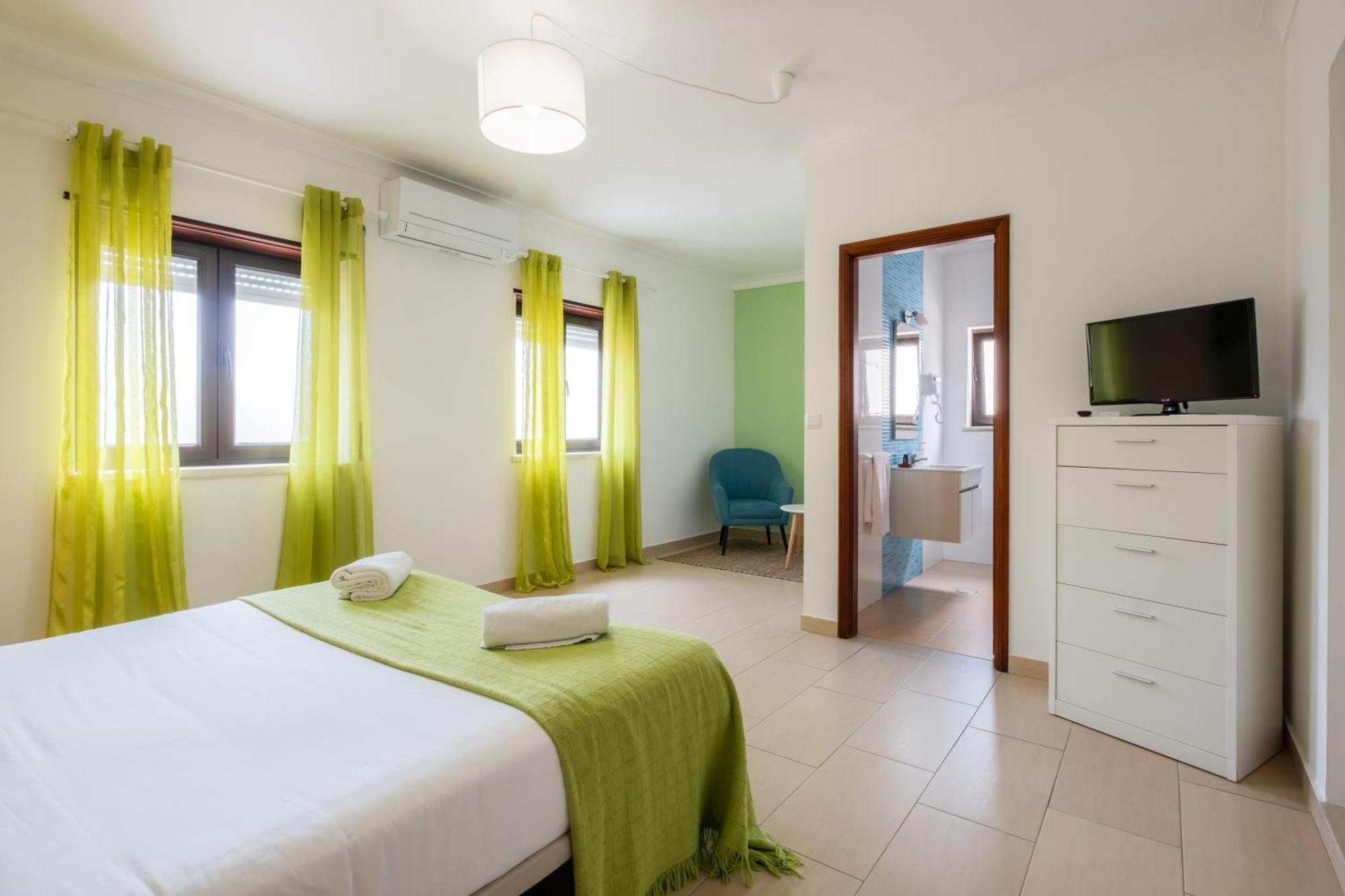 West Side Guesthouse Peniche Extérieur photo